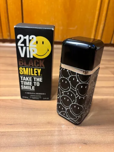 Perfume 212 black smiles