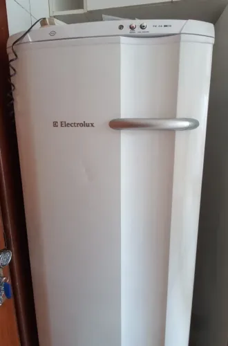 Freezer Vertical Electrolux FE26 - 203 Litros - 110V (Funcionando Perfeitamente)