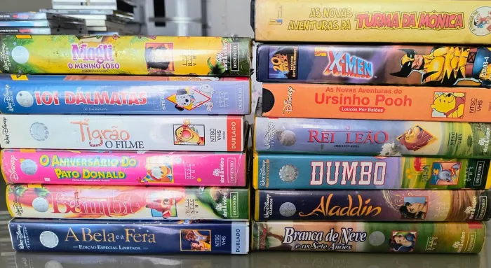 COLECAO COM 13 VHS EM ÓTIMO ESTADO 