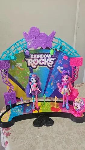 Palco Rainbow Rocks + Bonecas Pinkie Pie, Rarity e Apple Jack - Equestria Girls