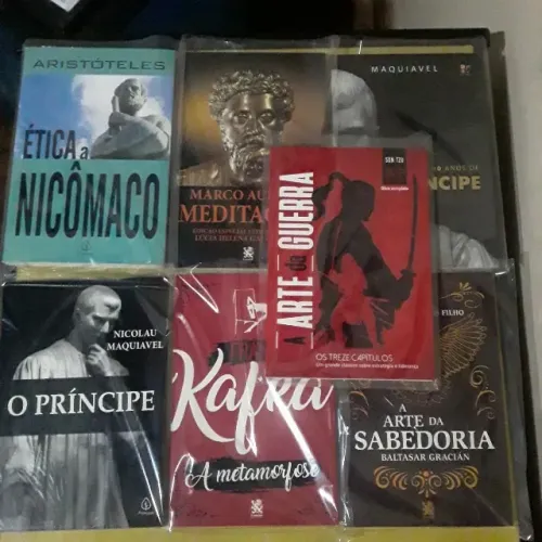 LOTE COM 7 LIVROS FILOSOFIA ARISTÓTELES MARCO AURÉLIO MAQUIAVEL MEDITAÇÕES