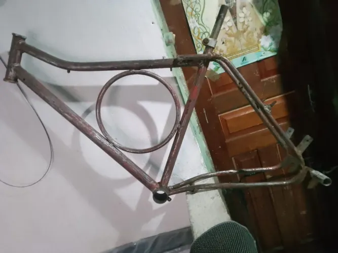 Vendo Quadro, Aro 26 raspando e lixado.