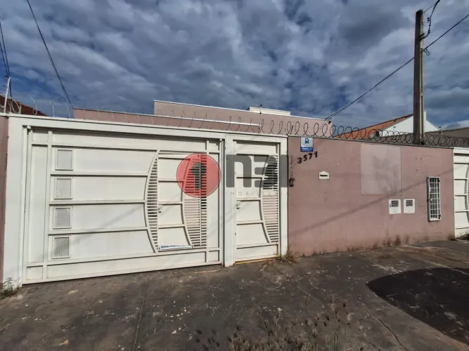 Casa comercial para locação no Santos Dumont-recepção-3 salas-copa-cozinha