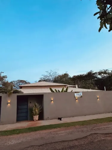 Rancho para Venda e Locação | Mobiliado | 3 Quartos | 3 Suítes | 8 Vagas | Terreno de 735m