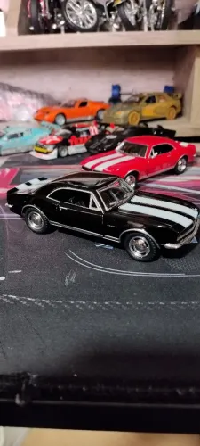 Miniatura Chevrolet Camaro Z-28 Kinsmart 
