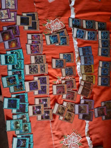 YU-GI-OH CARTAS BESTAS SAGRADAS ARQUETICO 