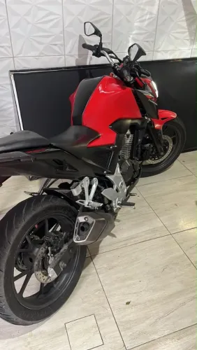 Moto com apenas 24.009km nova chama no zap