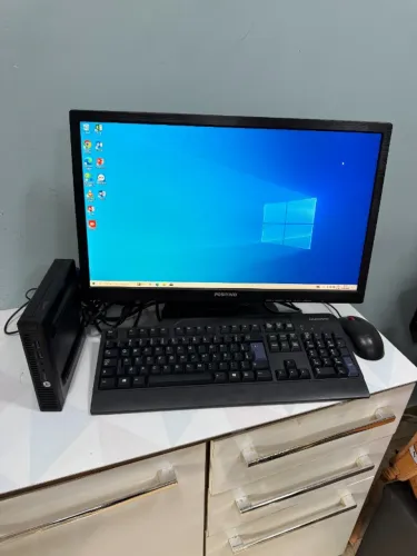 PC Completo HP EliteDesk 8GB RAM SSD 240GB com Monitor 22 Polegadas, Teclado e Mouse