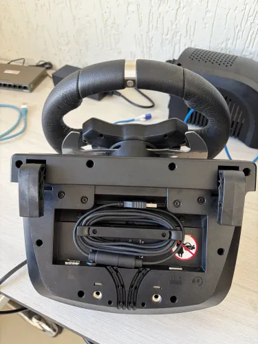 Volante + Pedais Logitech G920 Driving Force