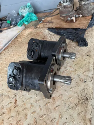 Motor de tração da Bobcat 