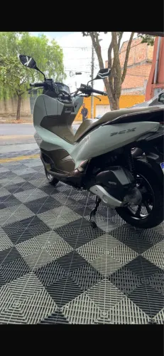 Vendo moto de garagem PCX.