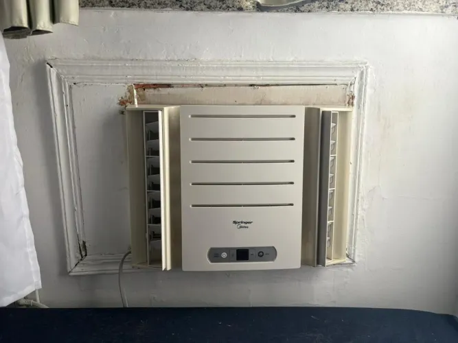 Ar condicionado Midea 10.000 BTU, perfeito, pouco uso