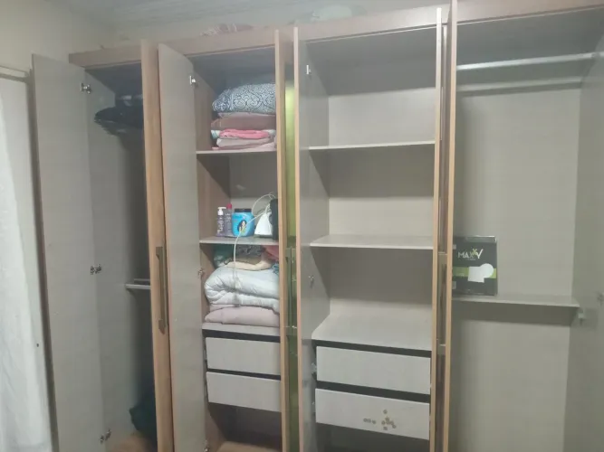 Guarda roupa 8 portas