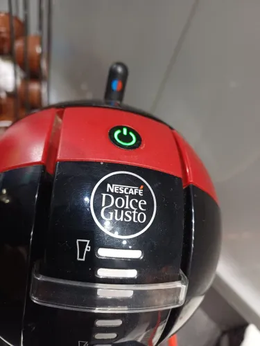Cafeteira Dolce Gusto 220V.