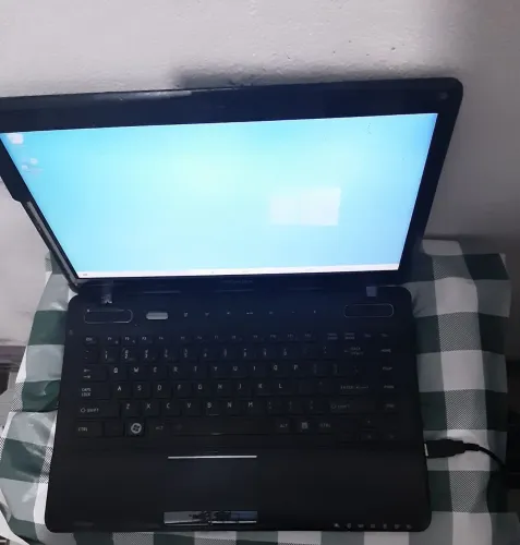 Vendo notebook Toshiba