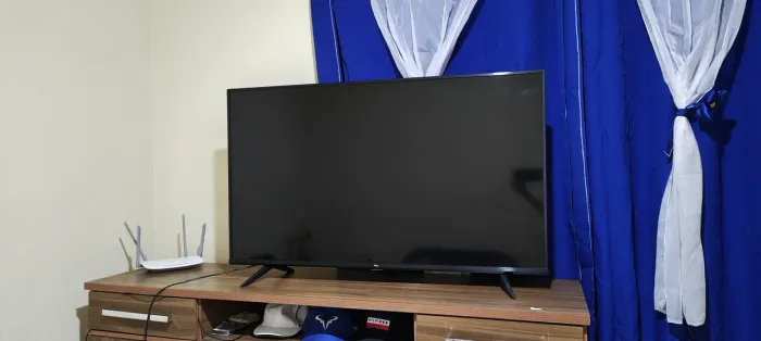 Vendo tv smart TLC 50 K comando de voz inteligente artificial Android 