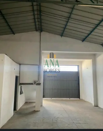 Galpão Comercial com 300m2