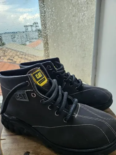 Bota Cat