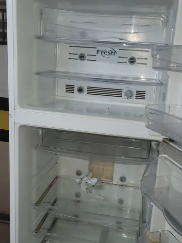 Vendo essa geladeira GE 410 litros