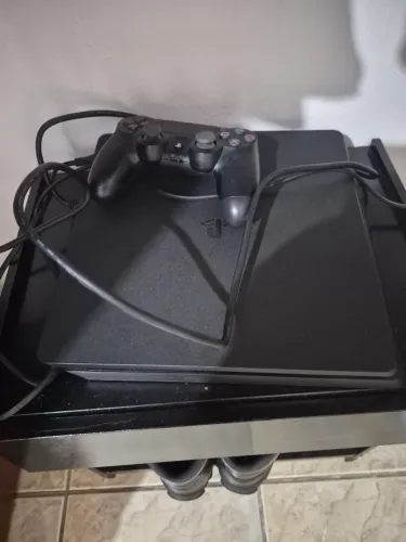 PLAYSTATION 4 SLIM 2TB