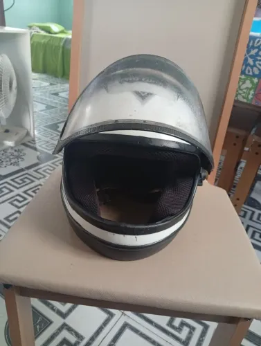 Capacete comum