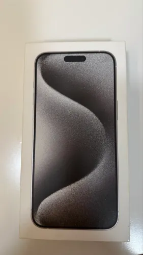 Vendo iPhone 15 PRO MAX 1tera, saúde da bateria 84% / 6.200 $