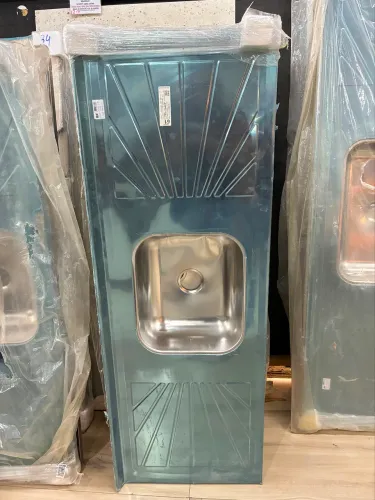 Pia inox nova , pequenos defeitos