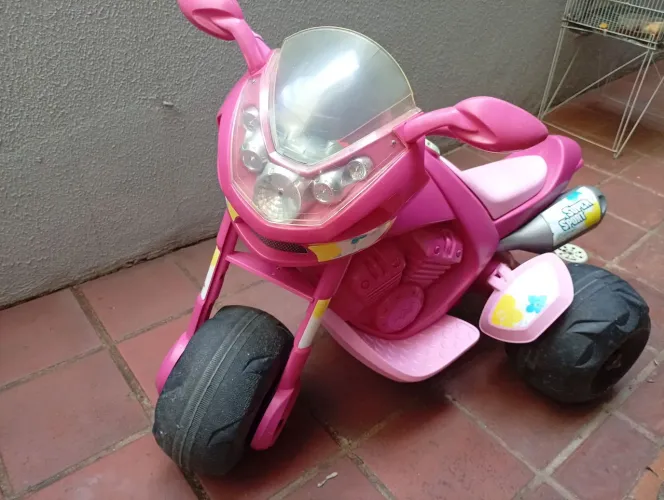 Triciclo elétrico bandeirante feminino R$300,00
