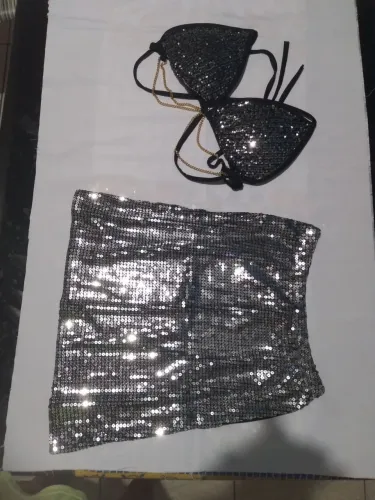 CROPPED DAPHINE PAIETÊ COM CORRENTE  E SAIA PAIETÊ 