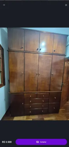 Guarda roupa em madeira de solteiro