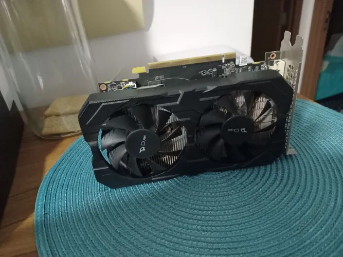 Rx 580 8GB (Defeito - Não mostra imagem)