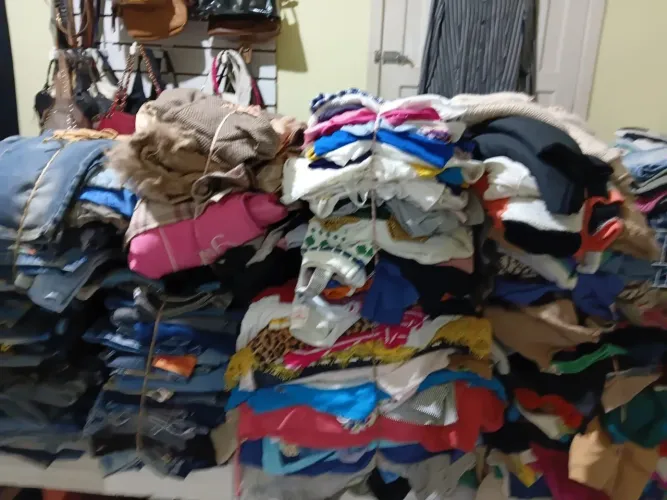 Lotes individuais ou fechado para brecho, total 625 peças, valor a vista 3.000,00