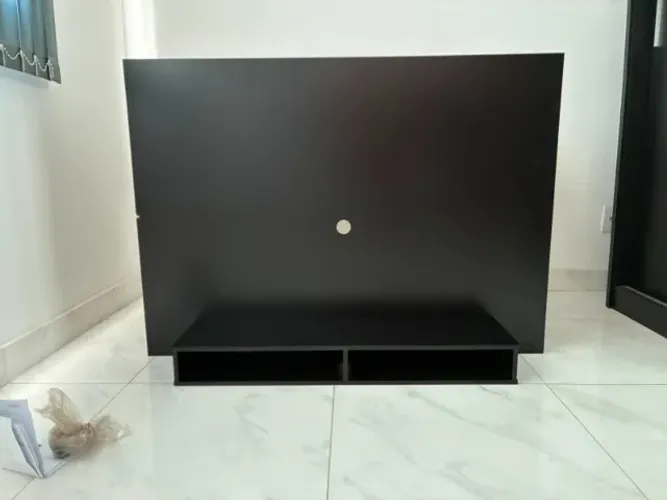 Painel Para Tv Suspenso Moderno Até 43 Polegadas Com Nicho Fox New Preto Ofertamo