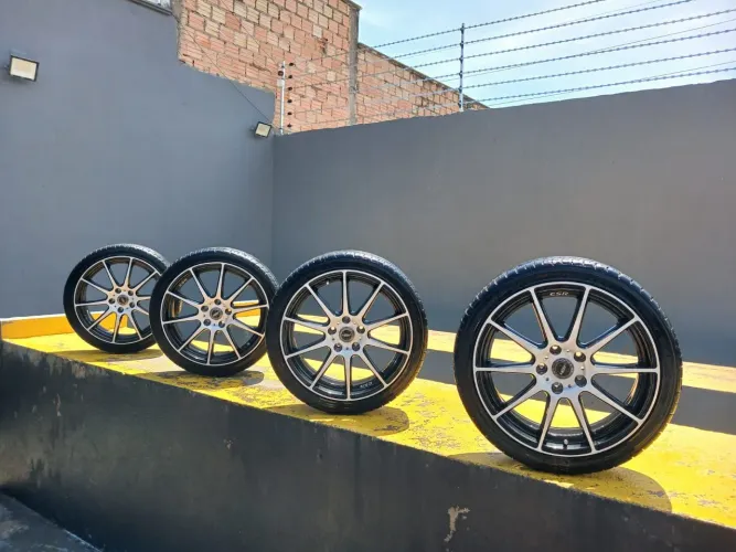 Rodas Aro 18 5 furos em ótimo estado