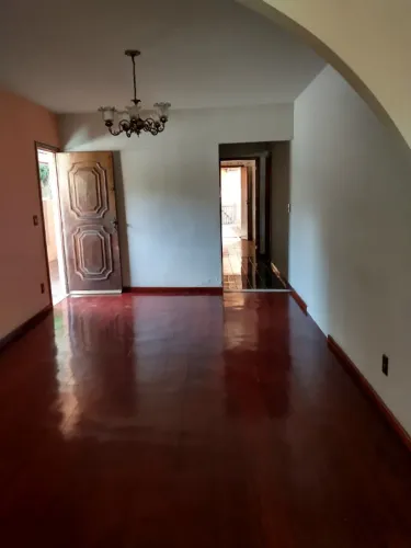 ALUGO SOBRADO NO CARAMUJO
