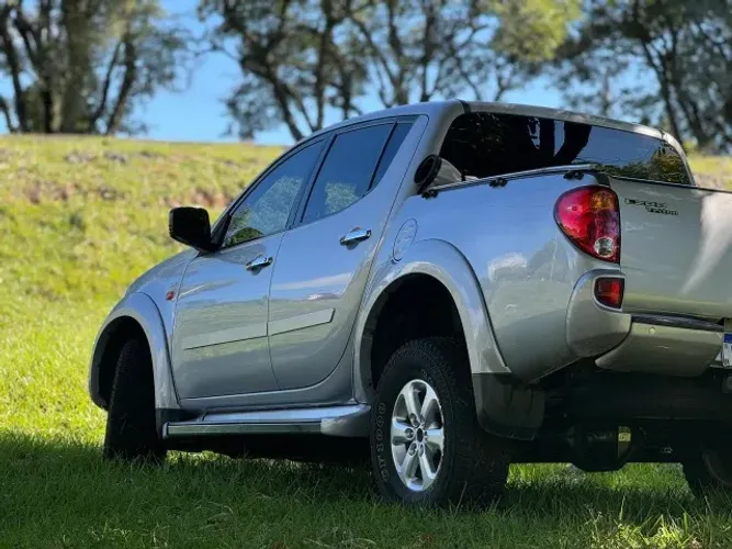 Mitsubishi L200 Triton HPE 3.2 CD TB Int.diesel AUT 2012