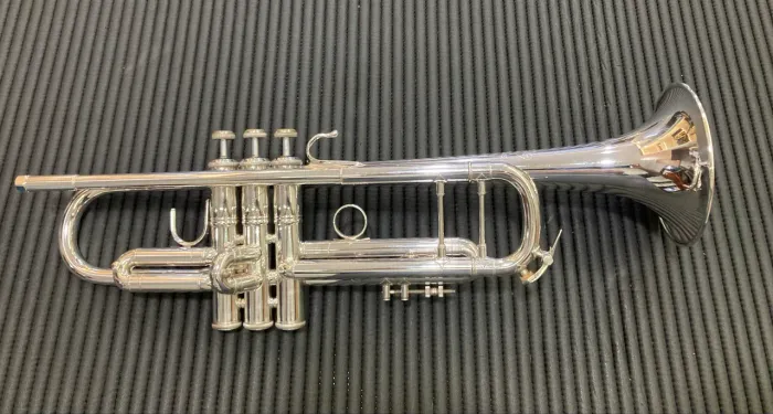 Trompete Vicent Bach 37 