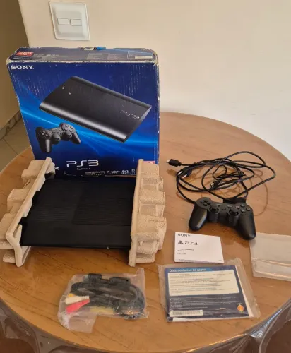 PS3 super slim 500 GB desbloqueado hen 3.5.0 em estado de novo
