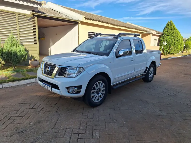 Nissan Frontier SL CD 4X4 2.5tb Diesel AUT 2015