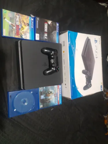 Vídeo Game Ps4 slim 1 TR de memória