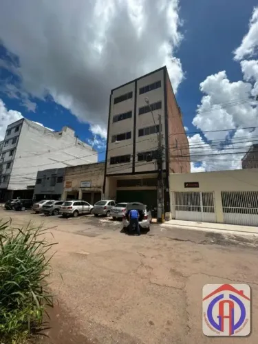 Vendo Loja na QE 40 Rua rua 24 lote 79 do Polo de Modas - Guará II.
