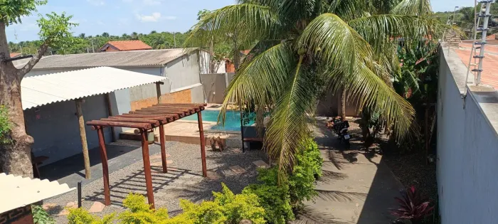 SALÃO DE FESTAS COM PISCINA