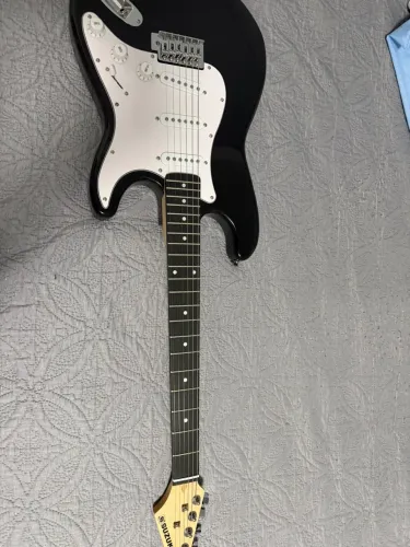 guitarra suzuki stratocaster sst-5