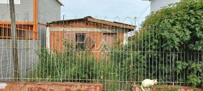 CASA - RUA CARLOS GOMES