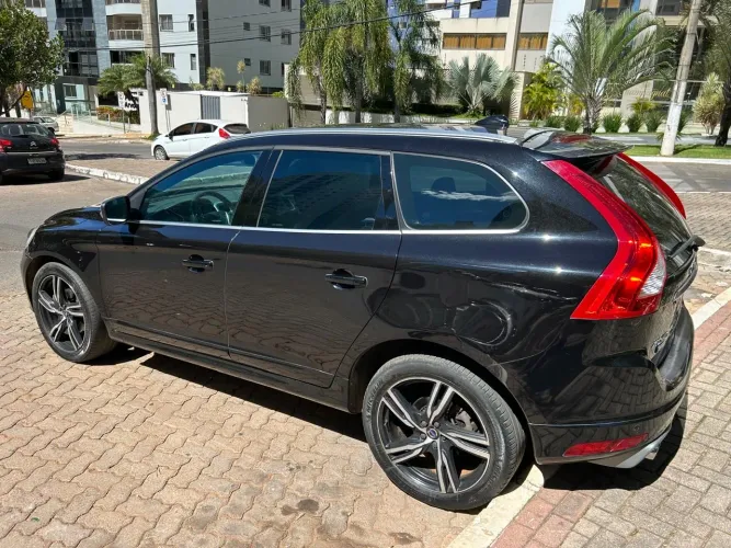 Volvo XC 60 T-5 R-design 2.0 FWD 5P 2017