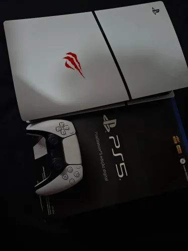 PS5 SLIM 1TB ACOMPANHA 1 CONTROLE - TEM CAIXA<br><br>(garantia ativa)