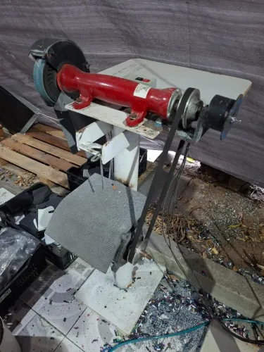 Vendo Eixo mancal com motor de 1CV