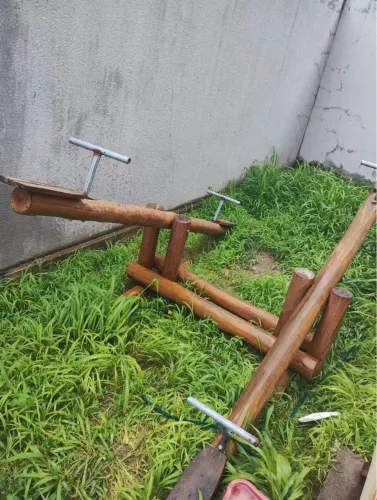 Escorregou é gangorra
