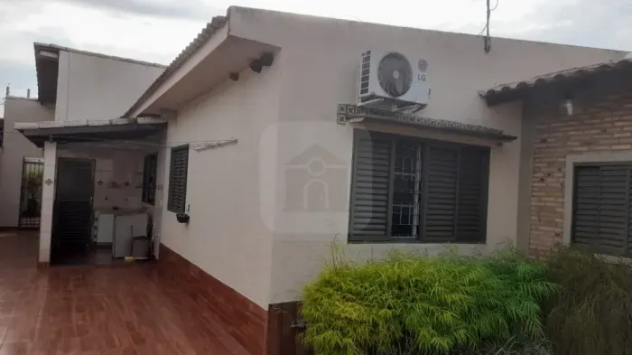 Casa à Venda