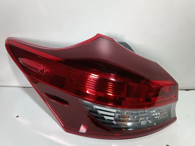 Lanterna Esquerda Toyota Yaris 2018/2025 Original 